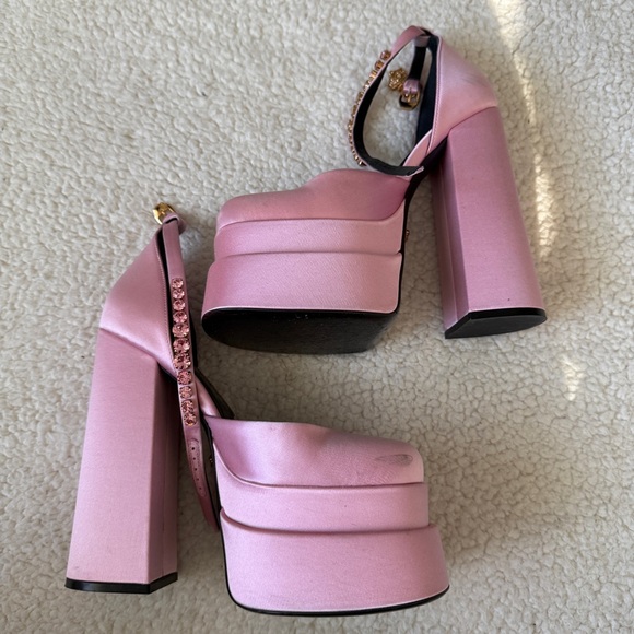 Versace
Aevitas 120mm single-platform pumps size 36 - Picture 13 of 15